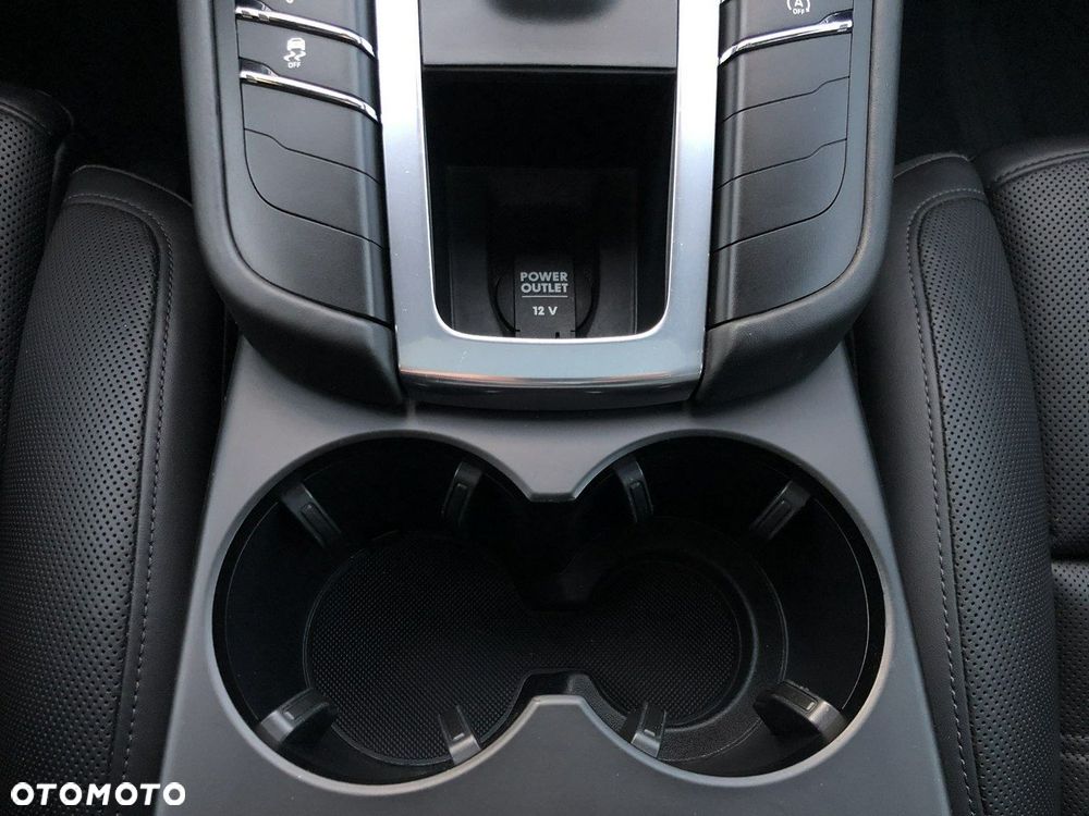 Porsche Macan - 29
