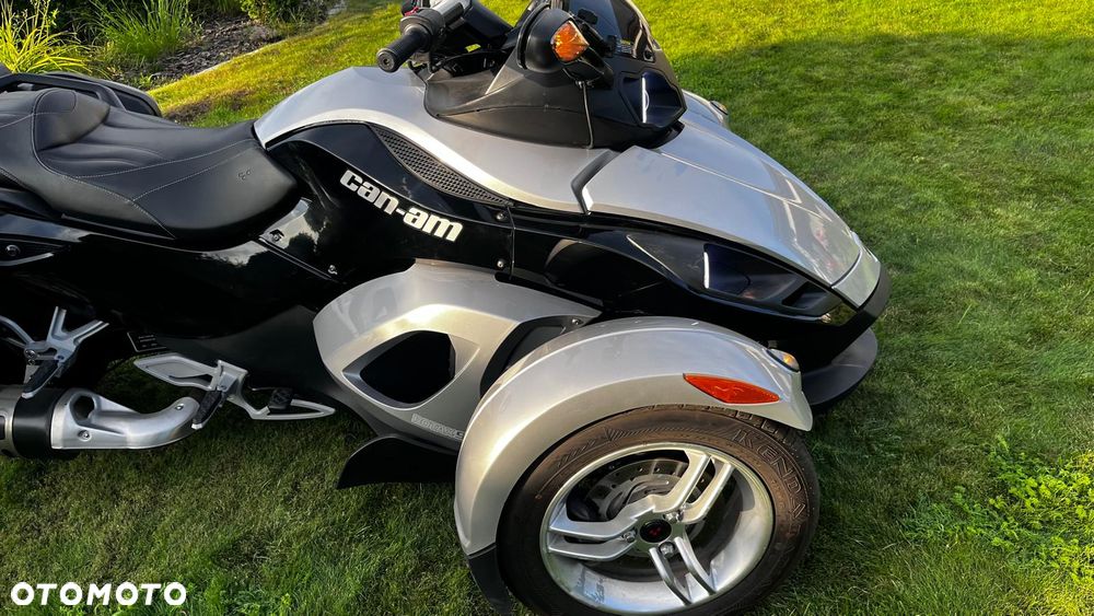 Can-Am Spyder - 5