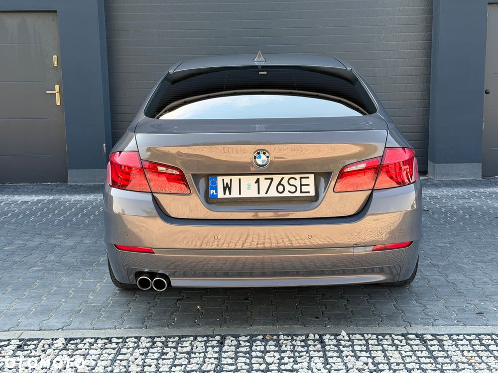 BMW Seria 5 525d xDrive - 5