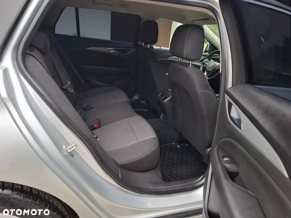 Opel Insignia - 17