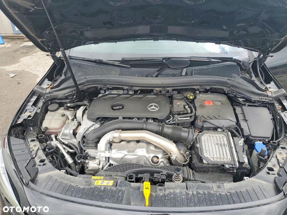 Mercedes-Benz GLA - 13