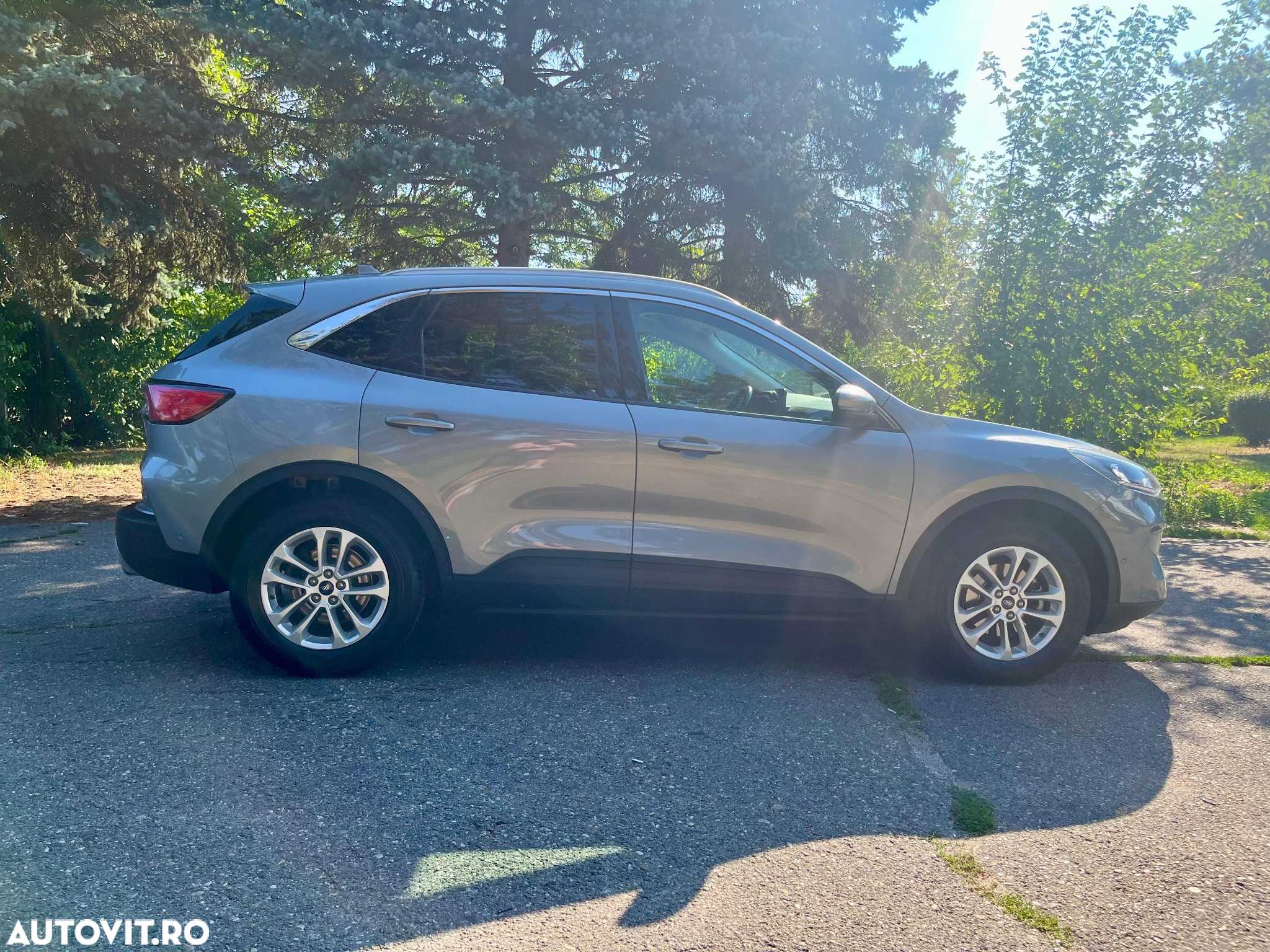 Ford Kuga 2.5 Duratec FHEV TITANIUM - 4