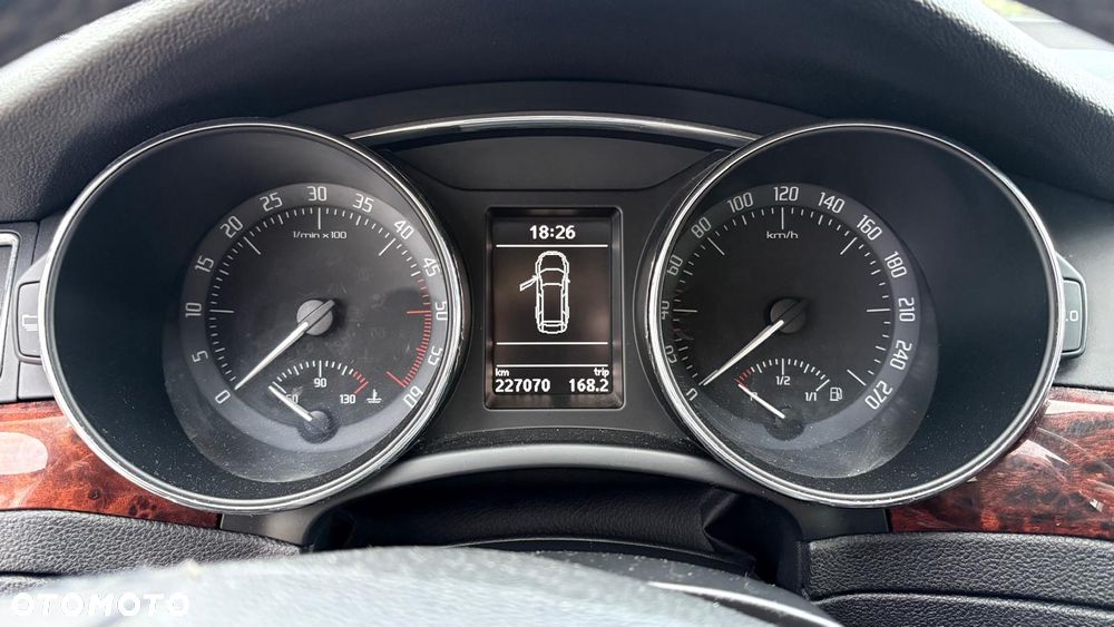 Skoda Superb 2.0 TDI Elegance - 7
