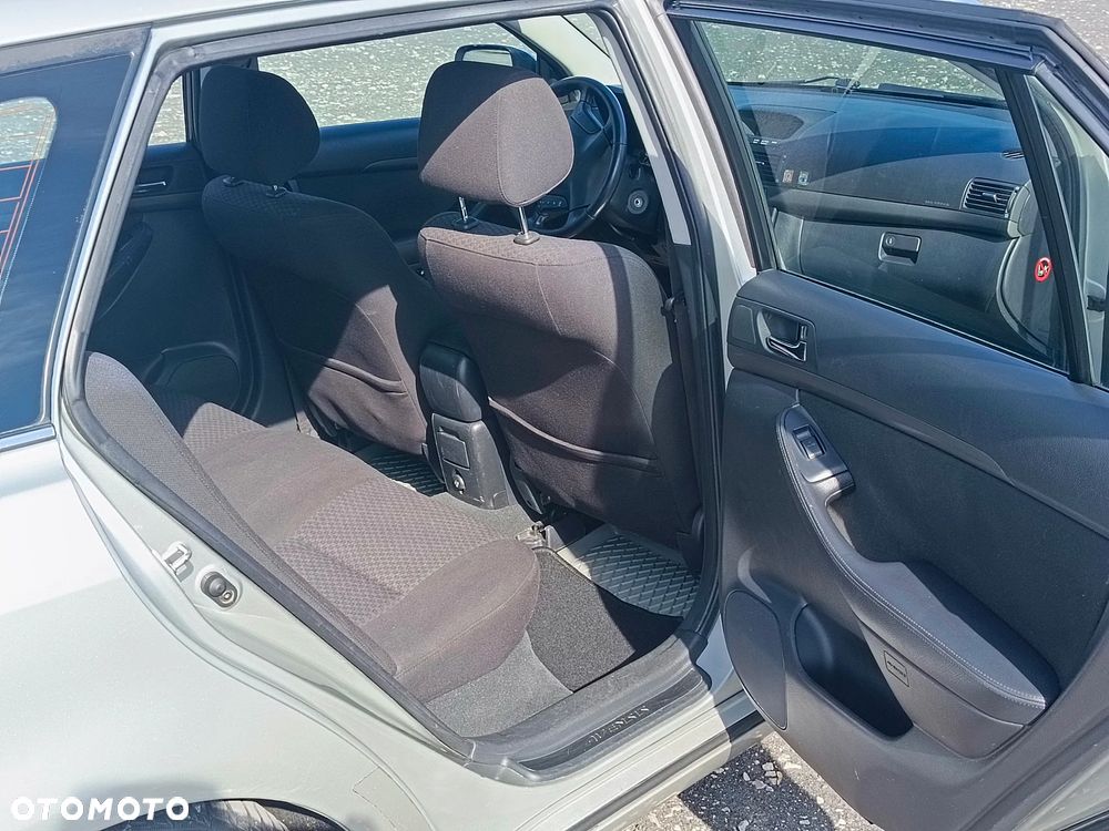 Toyota Avensis - 7