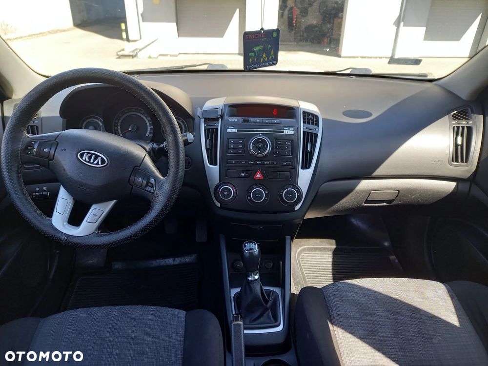 Kia Ceed 1.6 Crdi M - 8