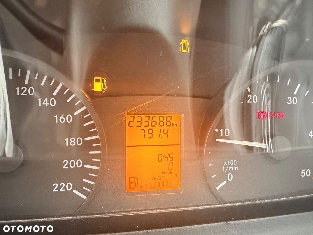 Mercedes-Benz Vito - 20
