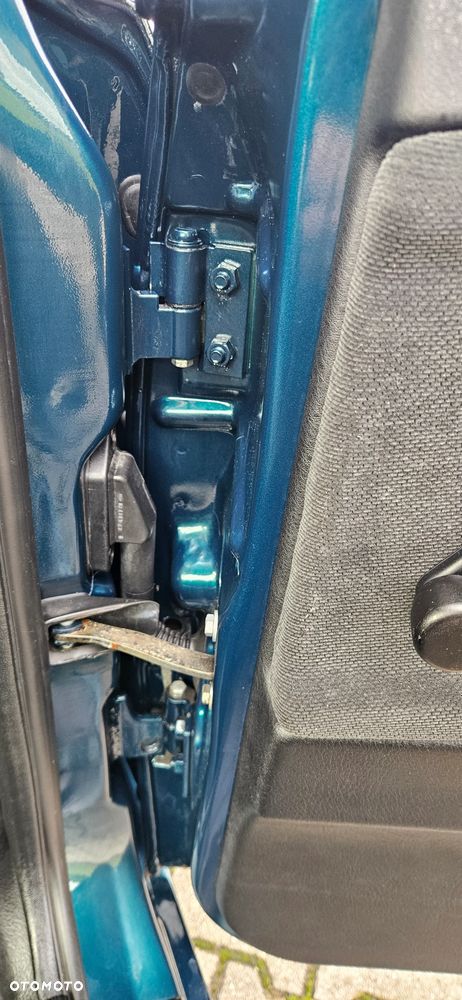 BMW Seria 3 316i - 13