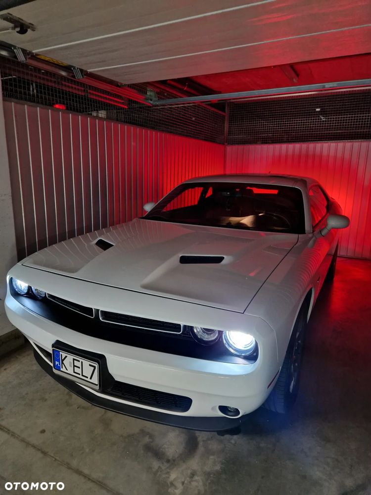 Dodge Challenger - 9