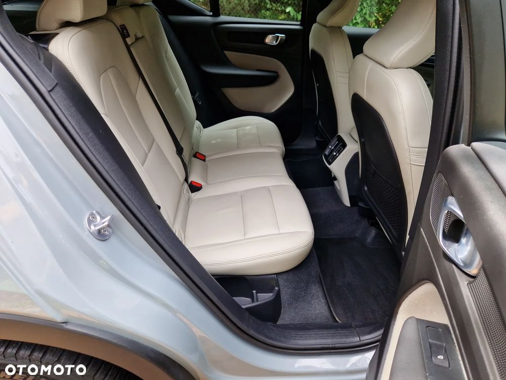 Volvo XC 40 B3 Plus Bright - 11