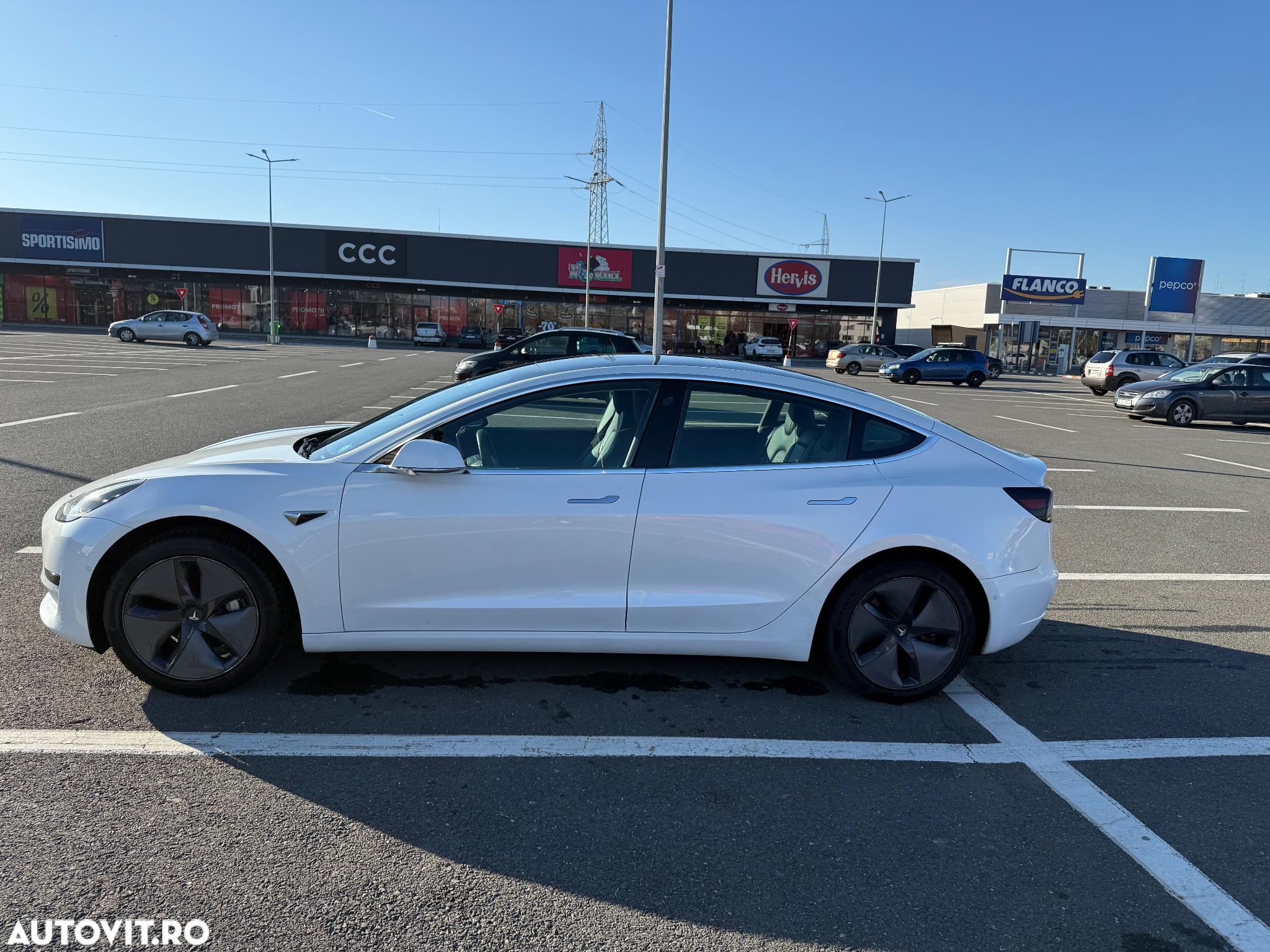 Tesla Model 3 - 7
