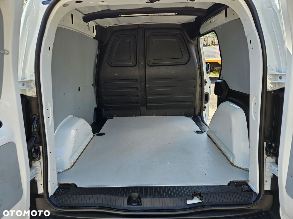 Mercedes-Benz Citan 110 rok 2022 diesel klima ele. fotele 3-osobowy ciężarowy vat1 kamera asystent 52000km - 20