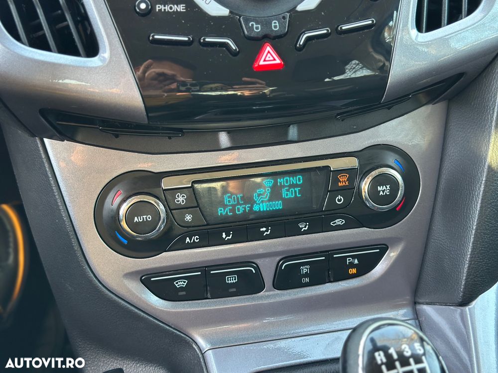 Ford Focus 2.0 TDCI DPF Titanium - 32