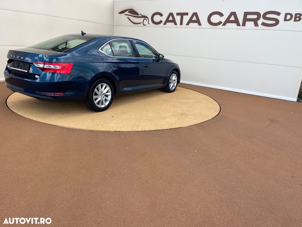 Skoda Superb 2.0 TDI DSG Premium Edition - 15