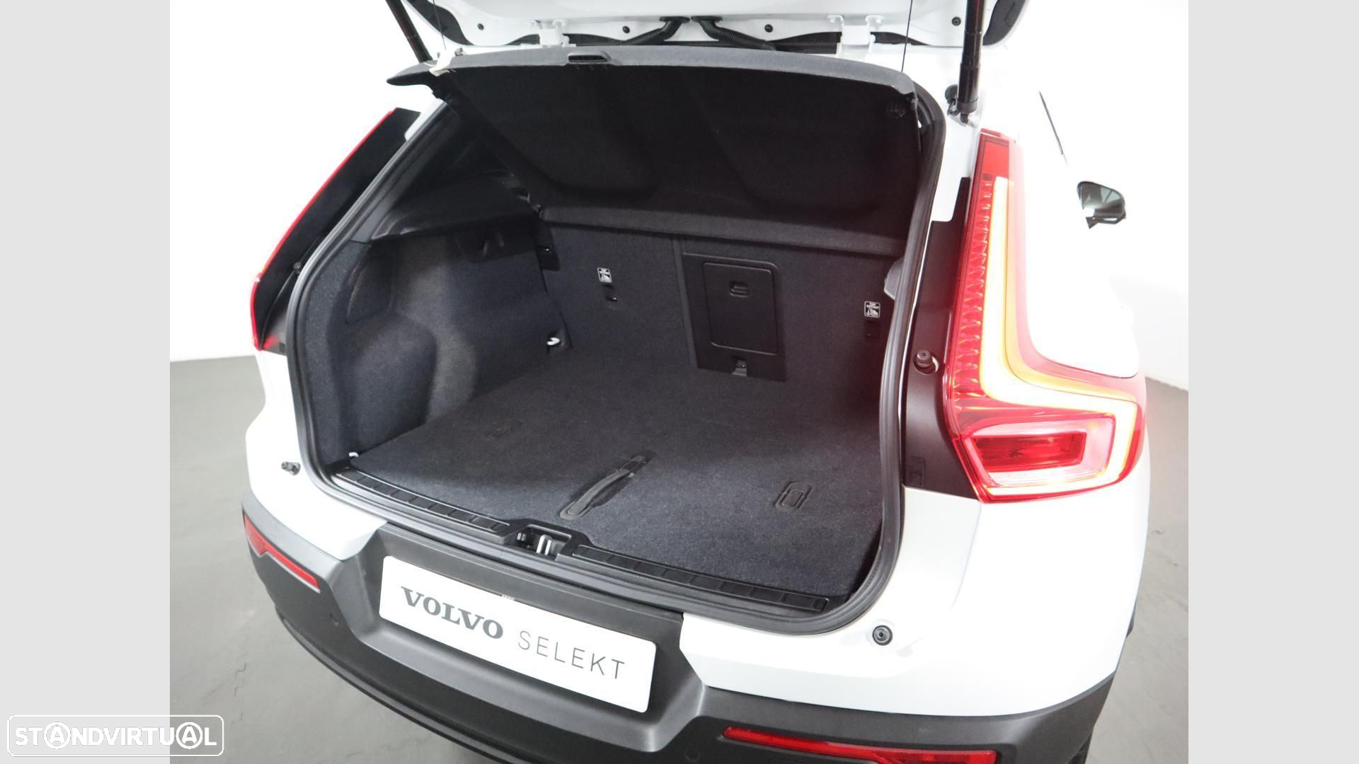 Volvo XC 40 1.5 T2 Plus Dark Auto - 6