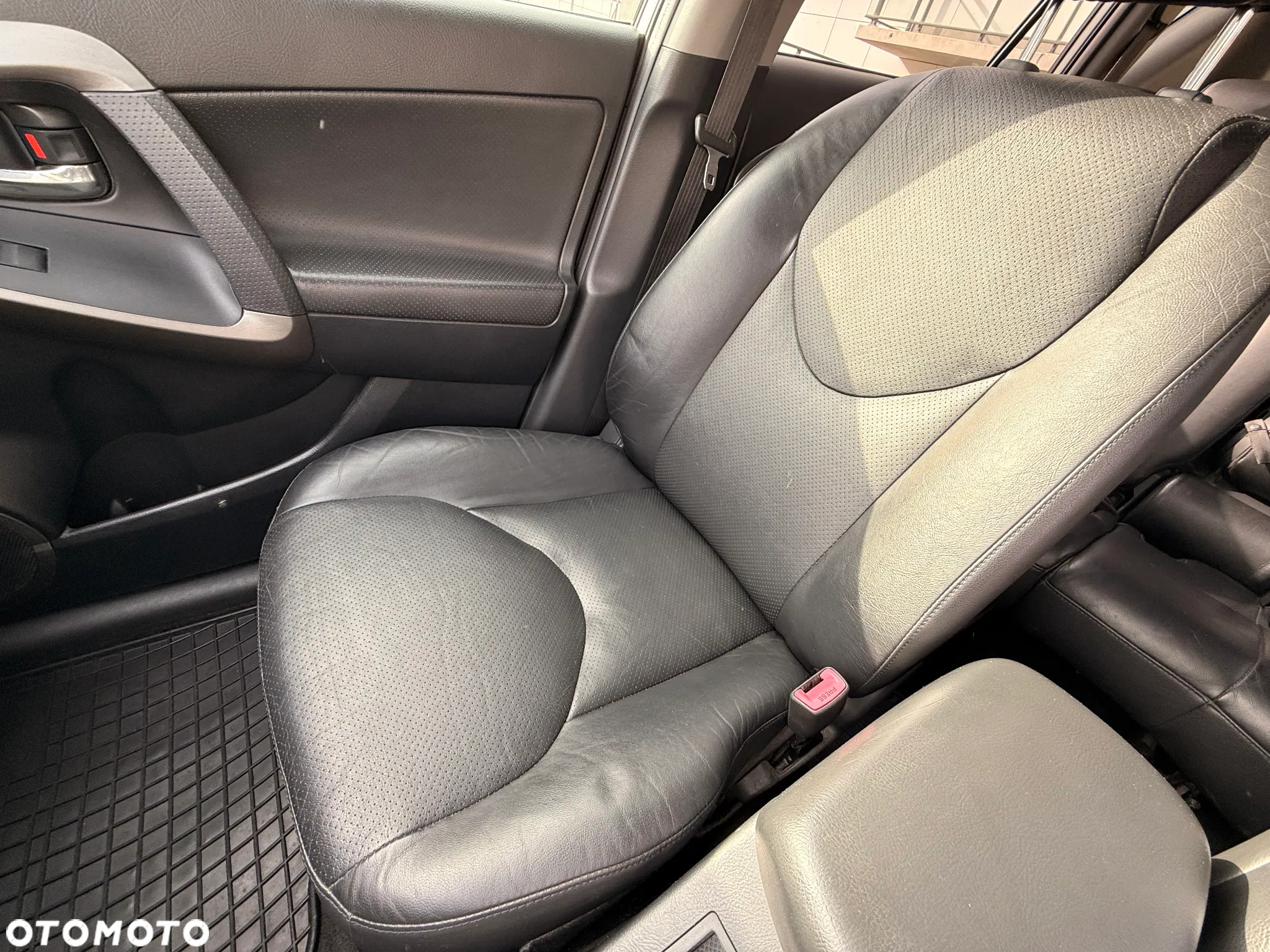 Toyota RAV4 - 17