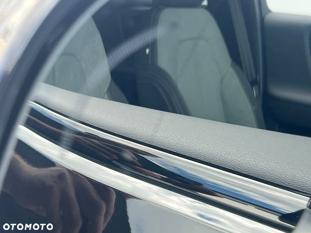 Volvo XC 40 B4 AWD Ultimate Dark - 38