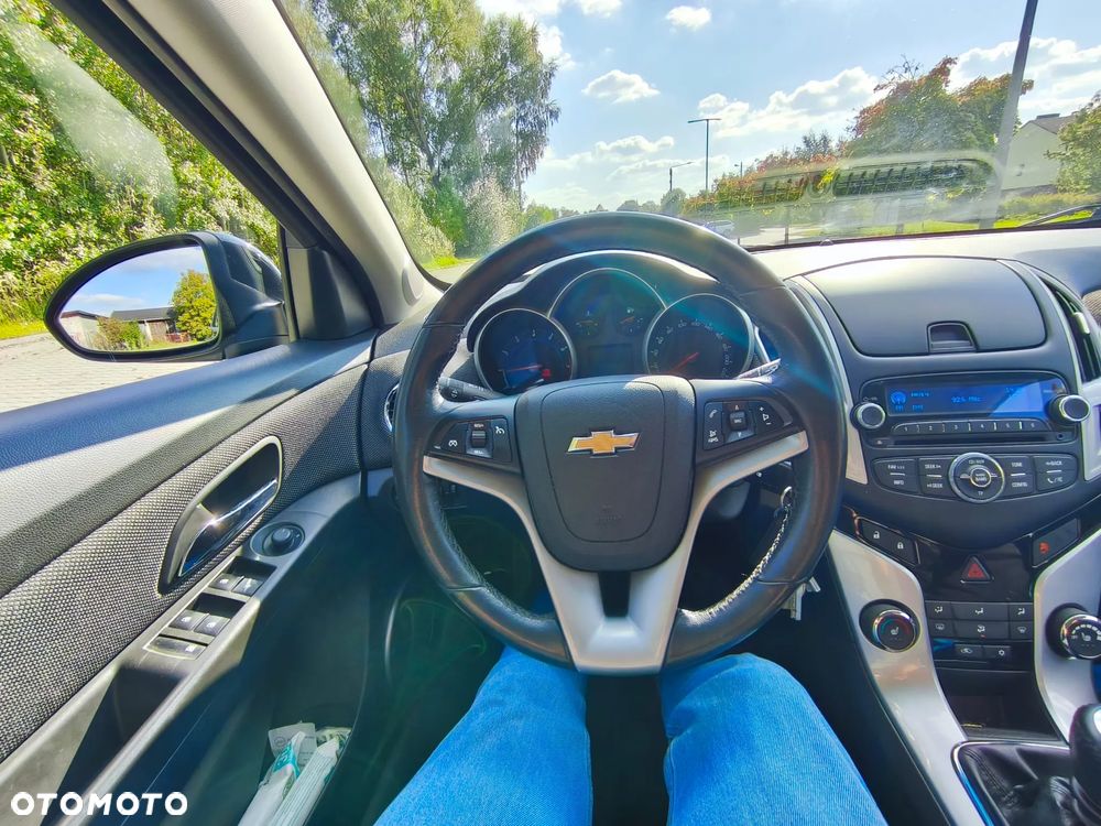 Chevrolet Cruze - 12