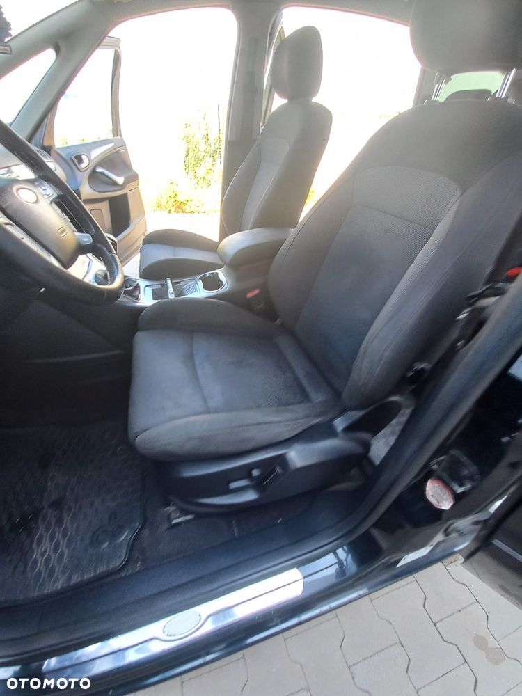 Ford S-Max - 32