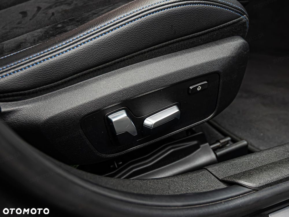 BMW Seria 3 318d M Sport Shadow - 9