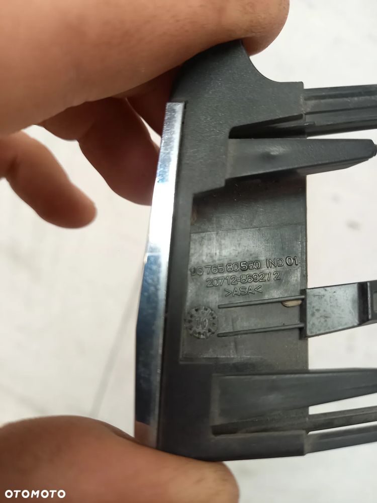 Peugeot 508 E-HDi atrapa grill znaczek emblemat logo - 6