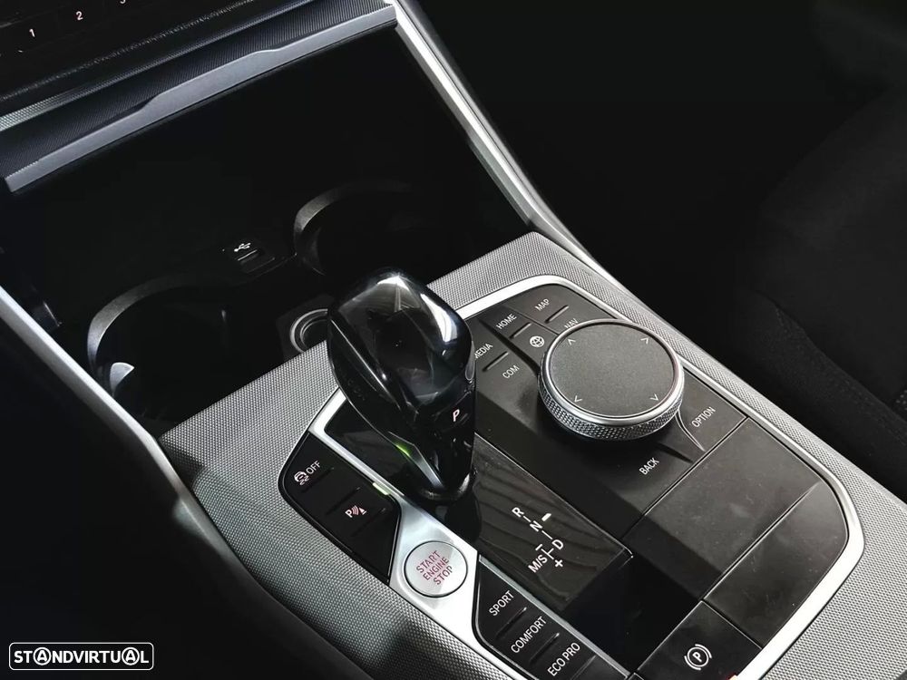 BMW 318 d Touring Aut. Advantage - 31