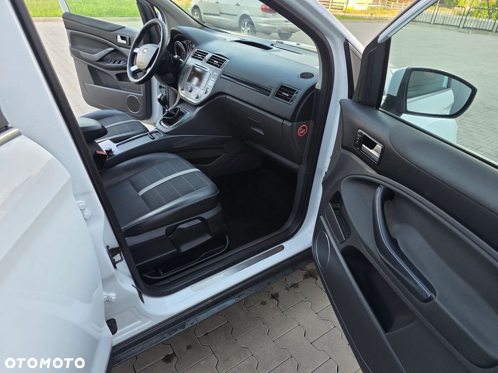 Ford Kuga 2.0 TDCi 4x4 Titanium - 26