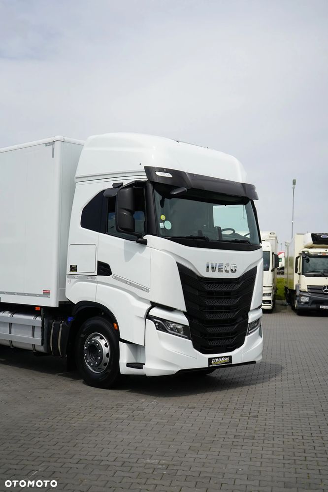 Iveco / S-WAY / 420 / E 6 / KONTENER + WINDA / 22 PALETY / RETARDER / OŚ SKRĘTNA / ROLETA - 21