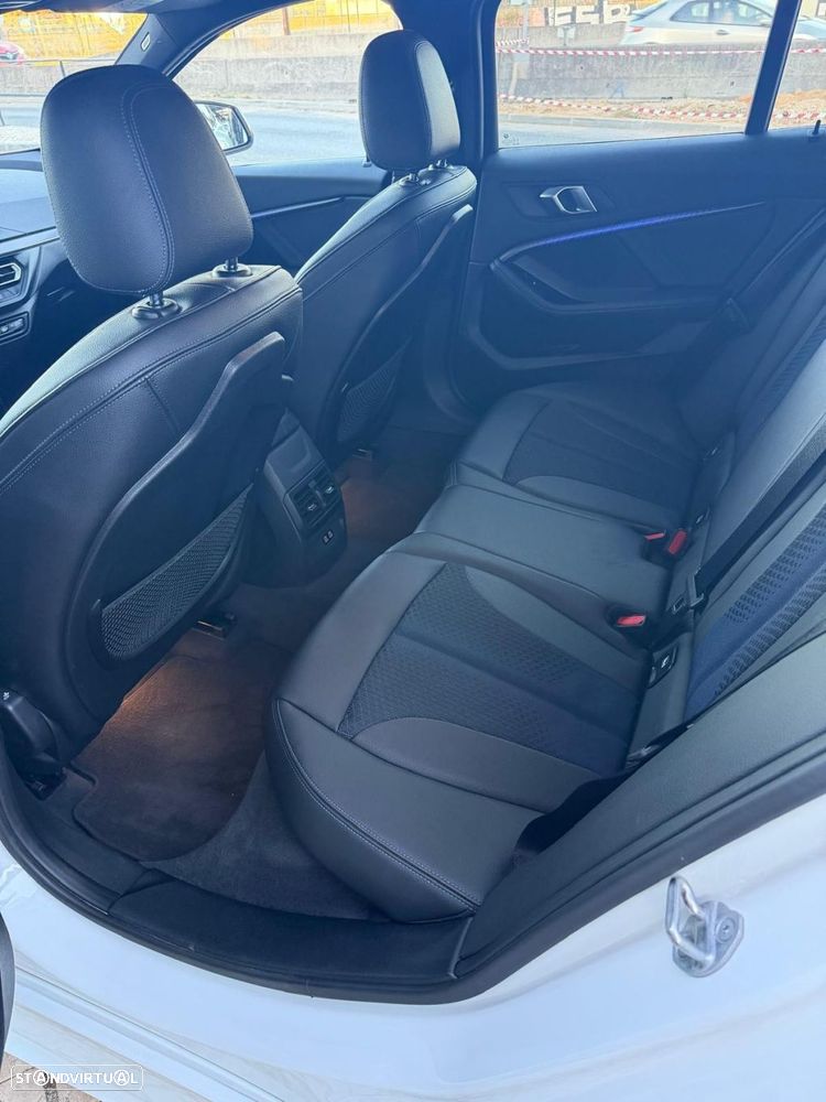 BMW 118 d Pack Desportivo M - 17