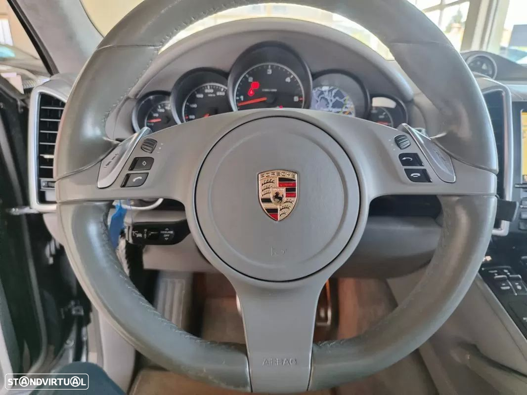 Porsche Cayenne II Platinum Edition - 31