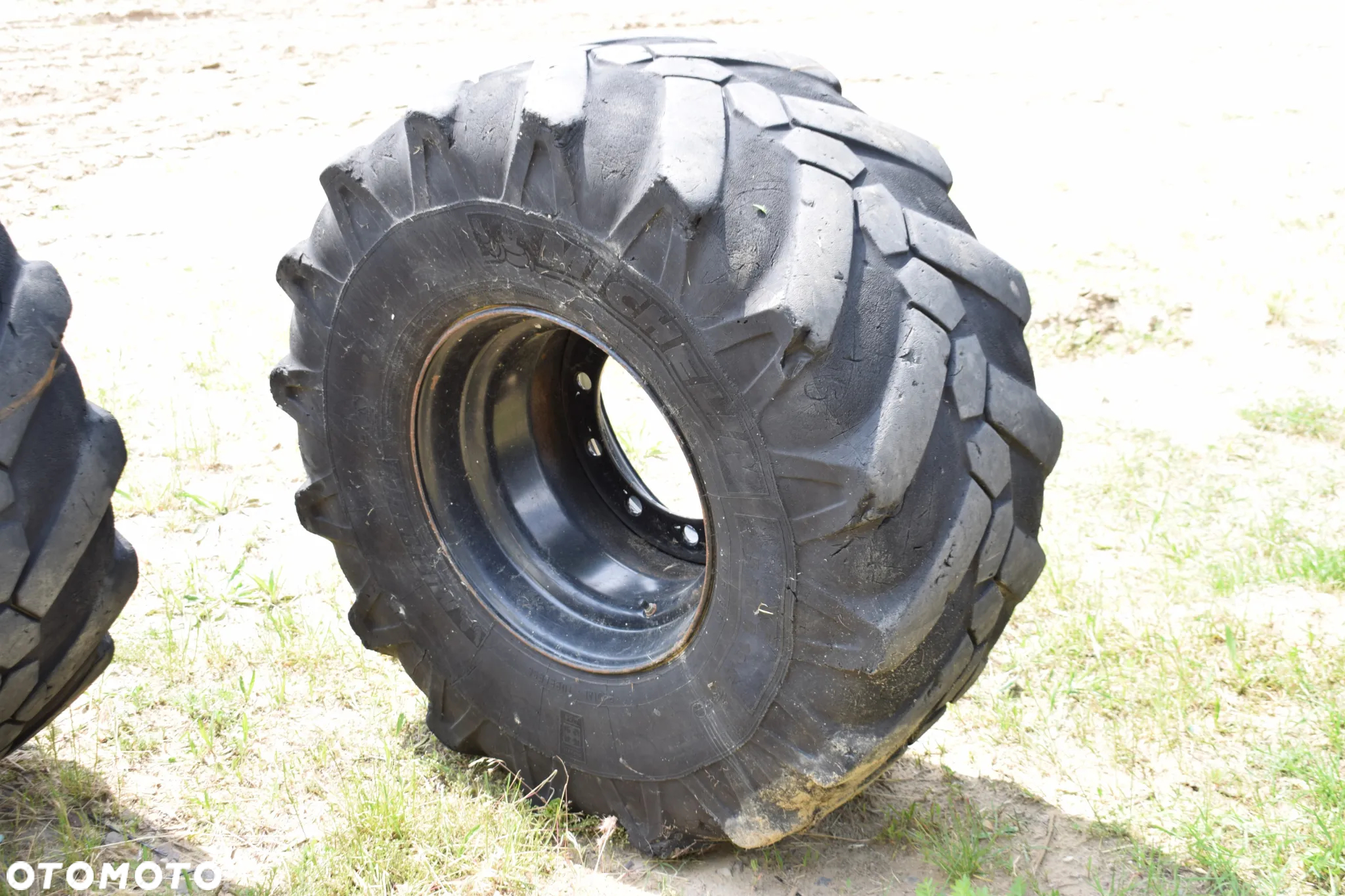 Koła R19 Michelin 18-19.5 do koparki 445/70 R 19.5 - 16