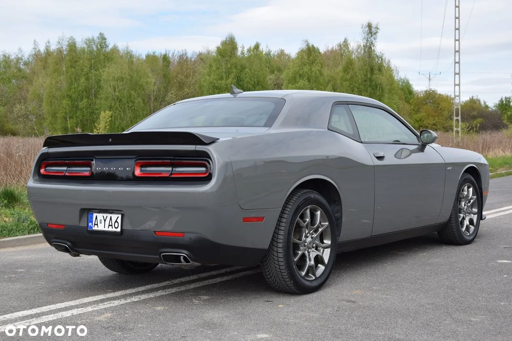 Dodge Challenger - 5