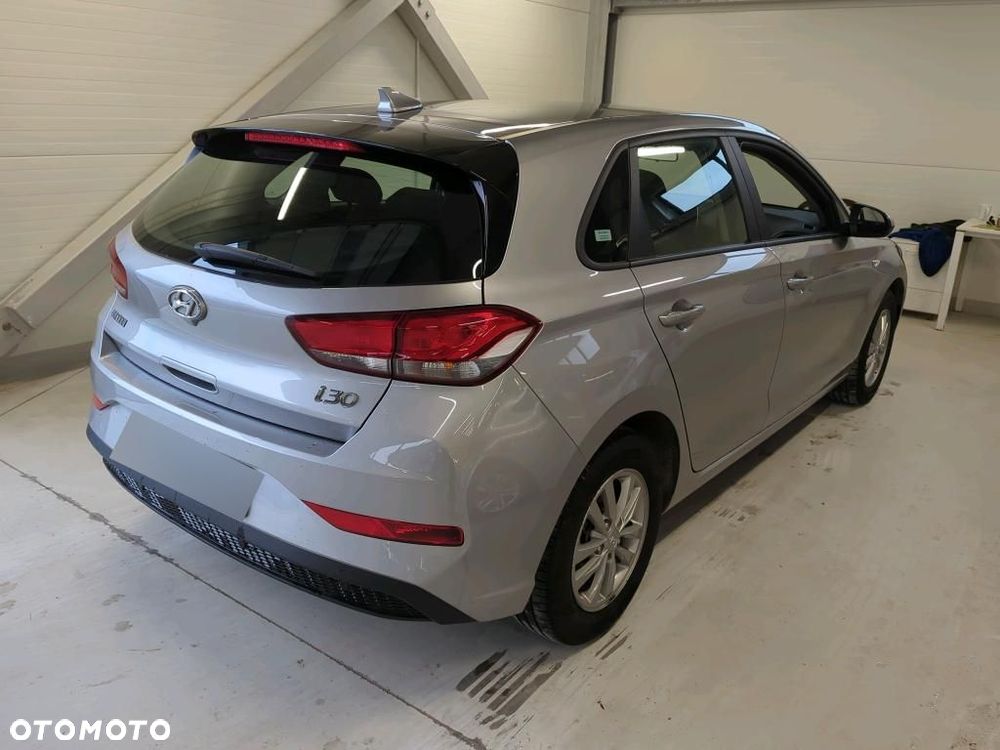 Hyundai i30 1.5 DPI Classic + - 3