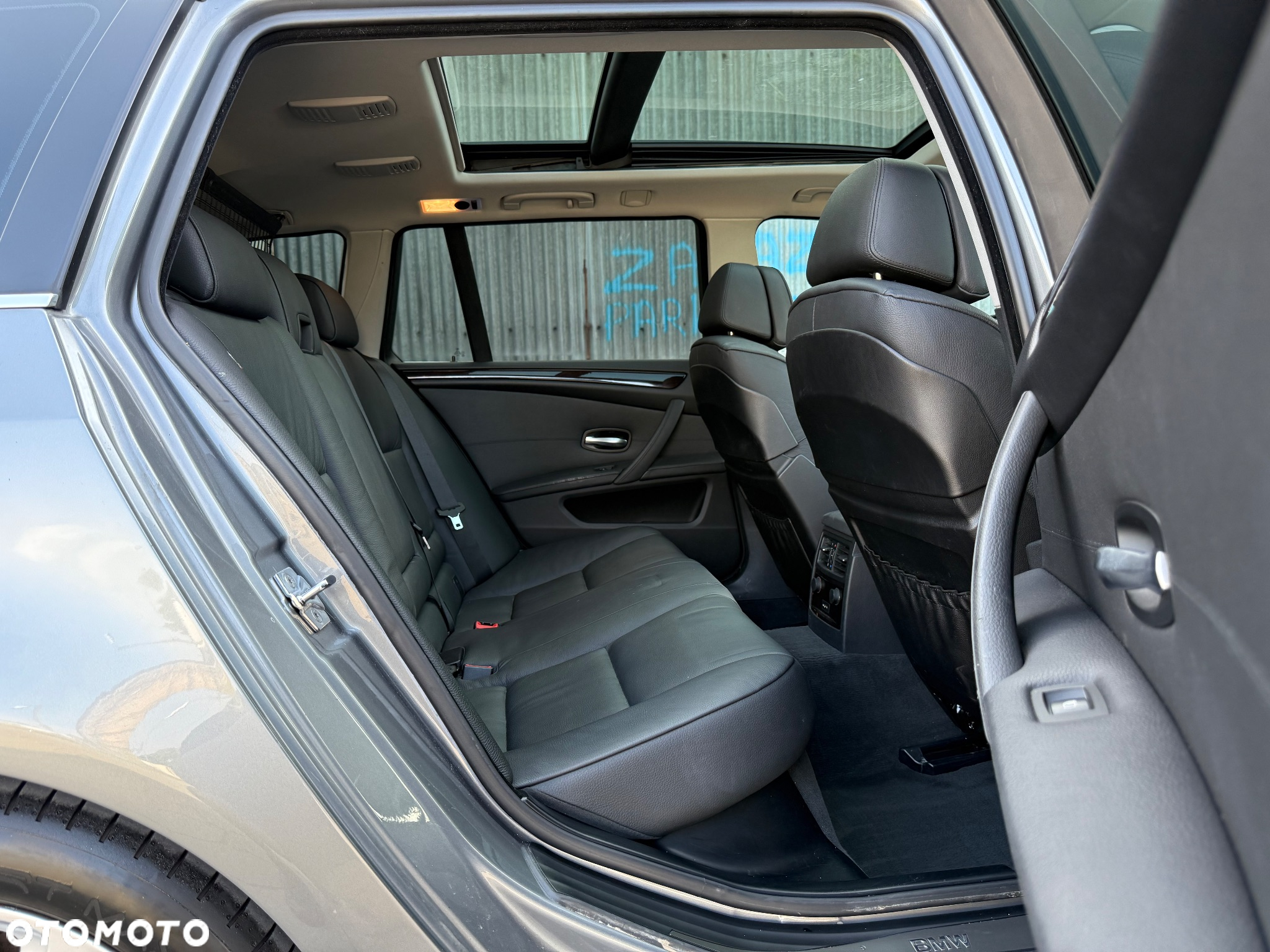 BMW Seria 5 530d xDrive Touring - 29