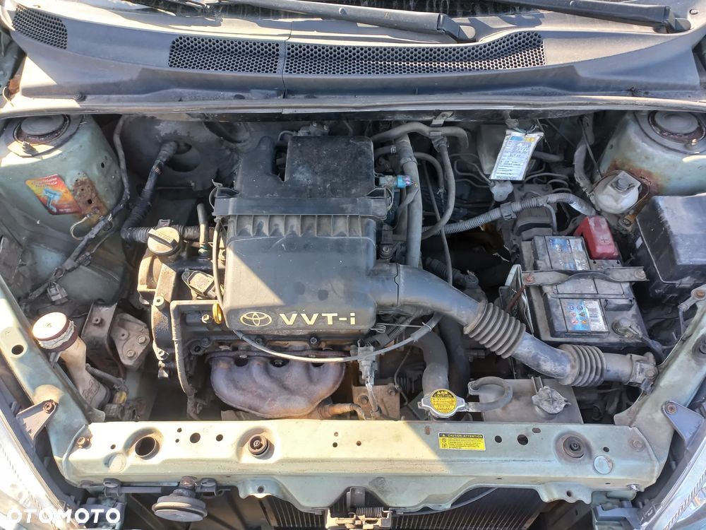 Toyota Yaris 1.0 Base - 9