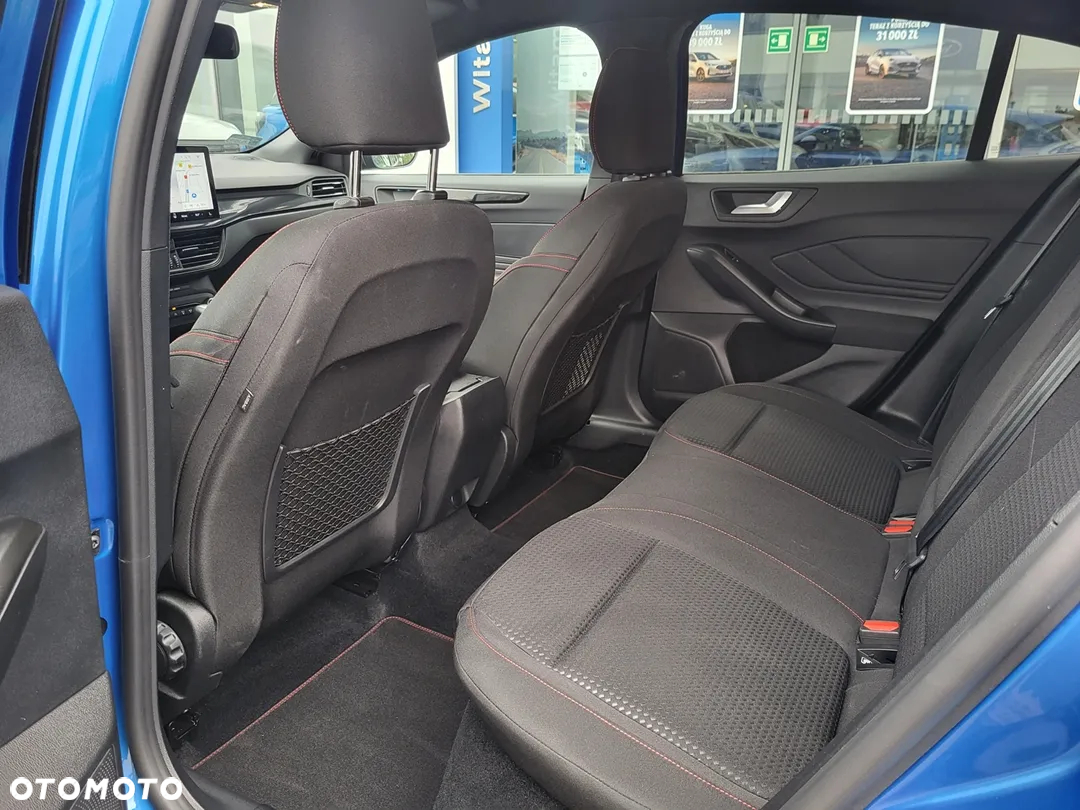 Ford Focus 1.5 EcoBoost ST-Line X - 14