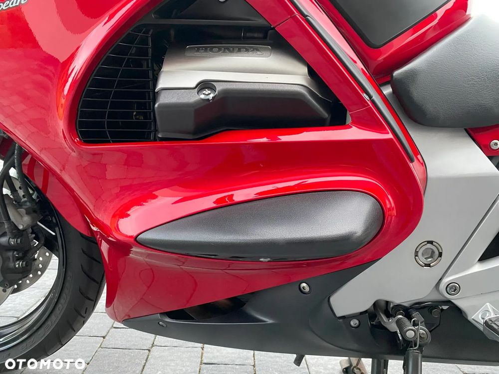 Honda ST - 17