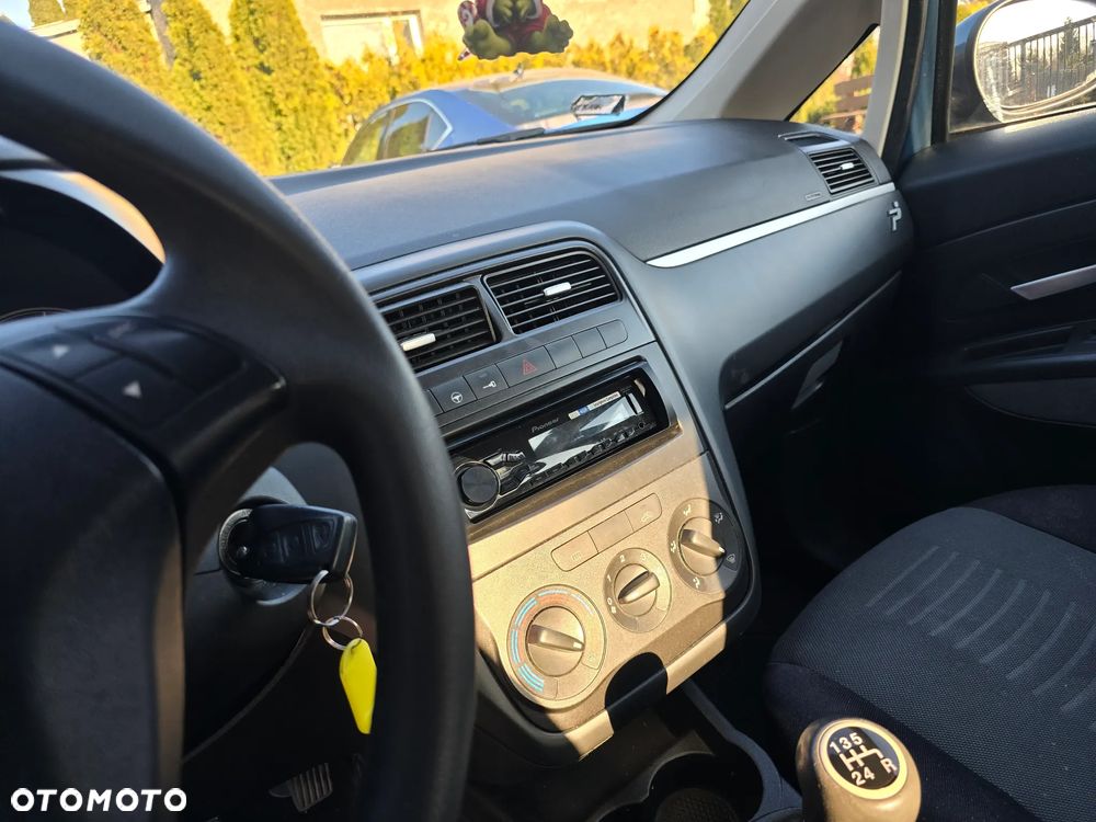 Fiat Grande Punto - 21