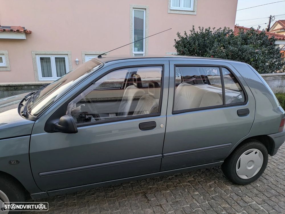 Renault Clio - 8