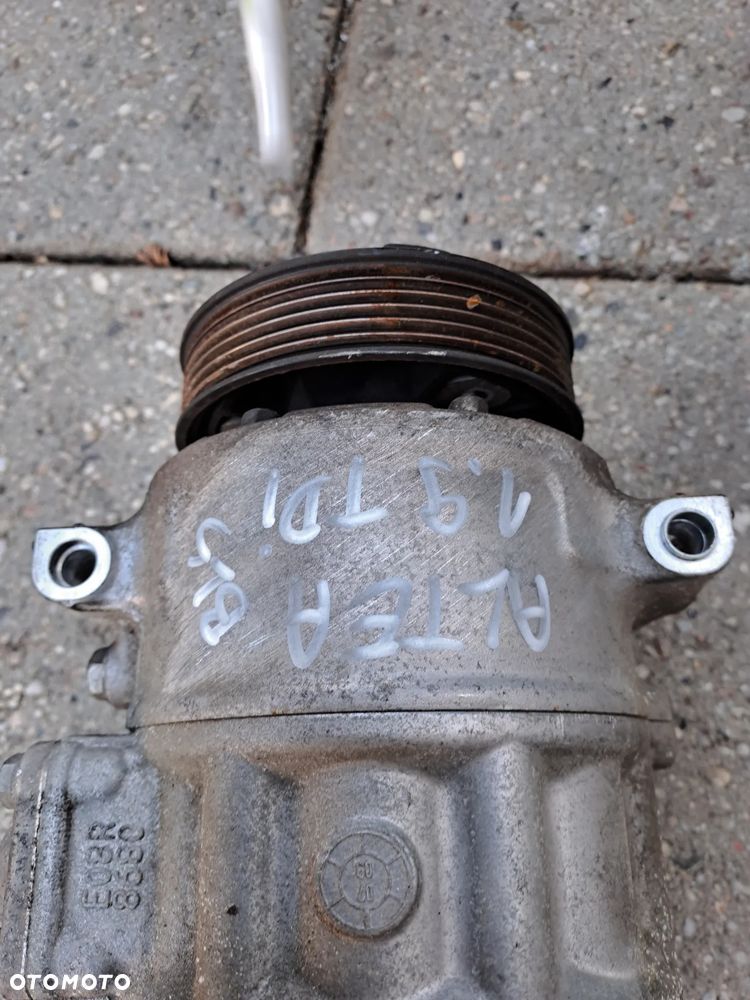 Volkswagen Passat B6 2.0 TDi kompresor klimatyzacji 1K0820859F - 11
