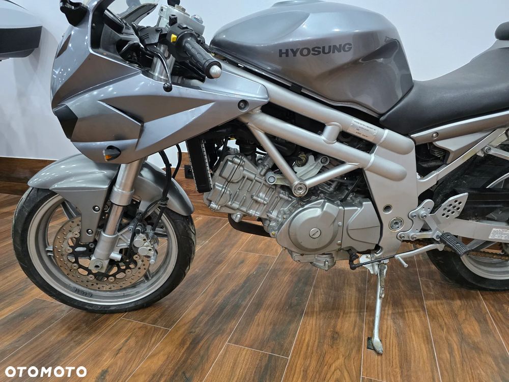 Hyosung GT - 12