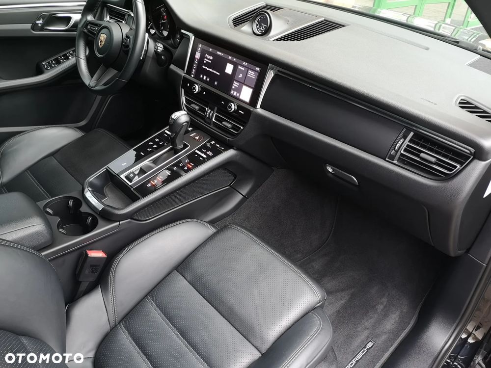 Porsche Macan T - 18