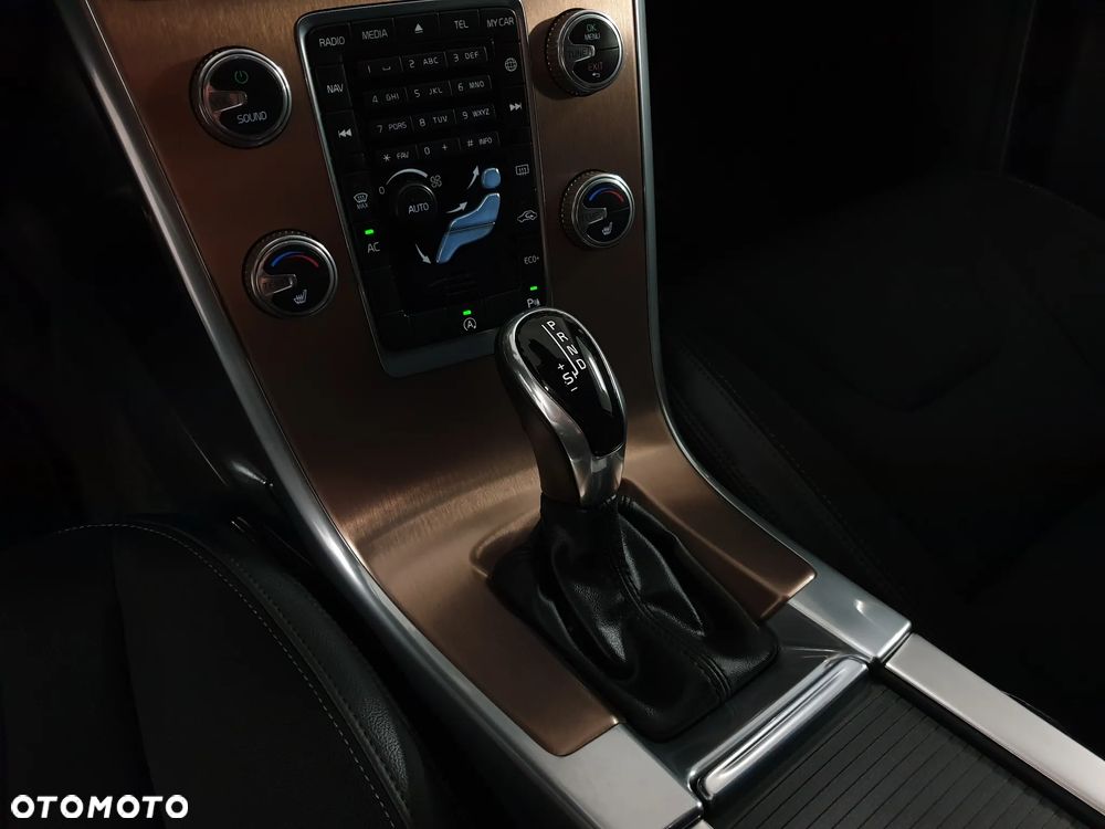 Volvo XC 60 D4 Drive-E Summum - 30