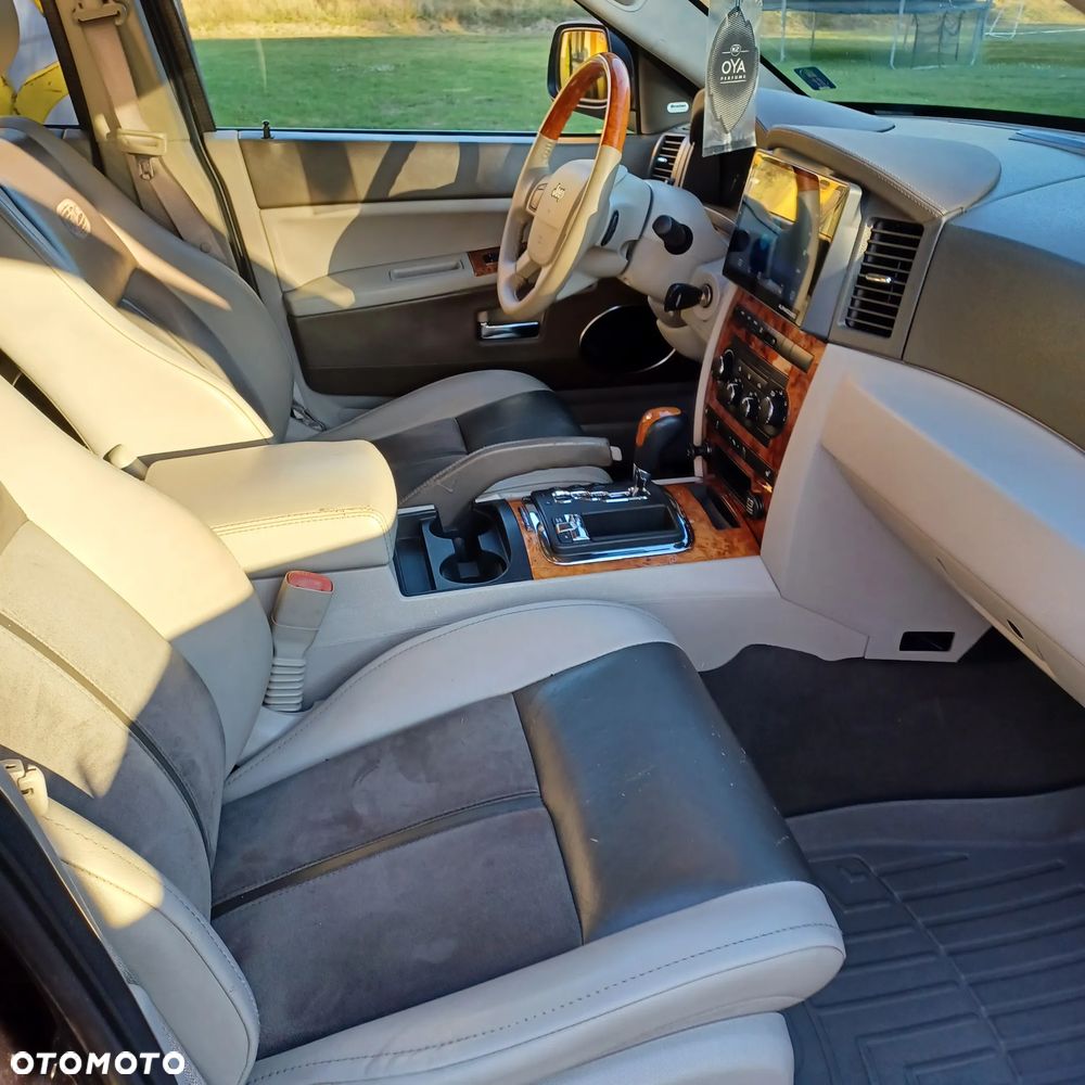 Jeep Grand Cherokee - 13