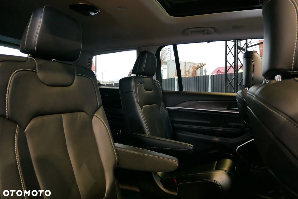 Jeep Grand Cherokee - 15