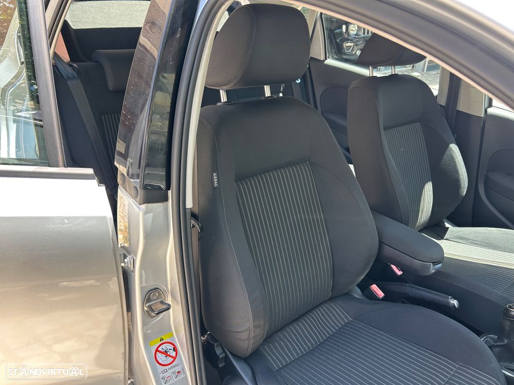 VW Polo 1.6 TDI Street BlueMotion - 11