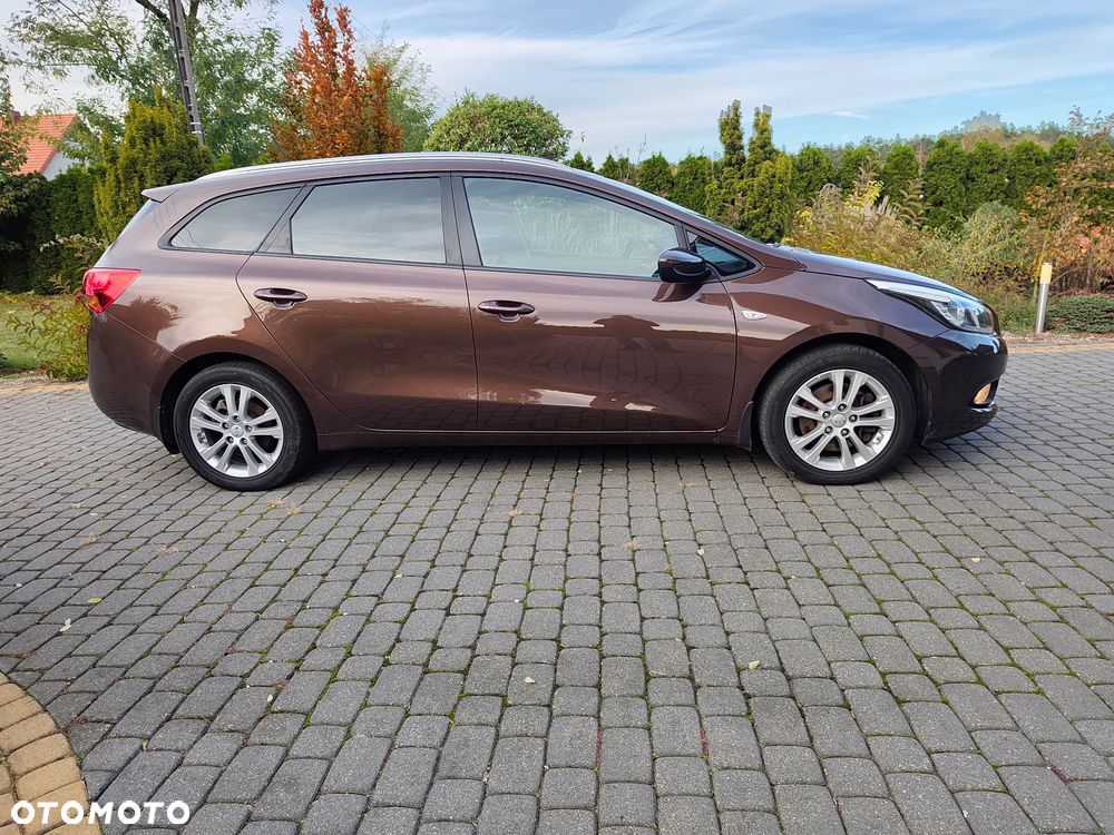 Kia Ceed - 4