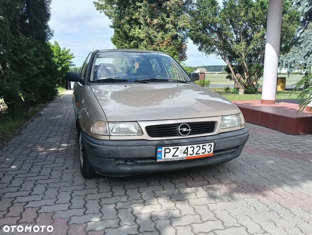 Opel Astra 1.4 GL / Club - 1
