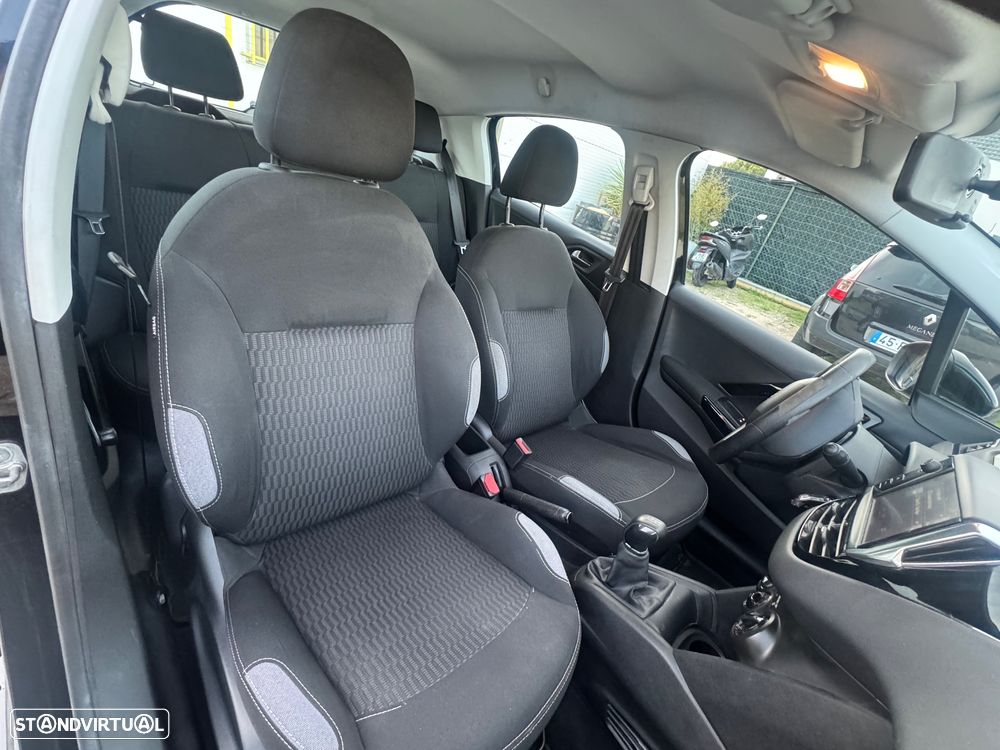 Peugeot 208 1.2 VTi Active - 14