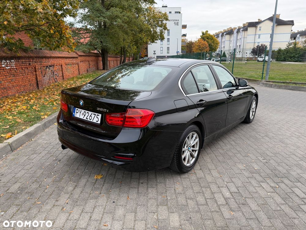 BMW F30 2015 photo 5
