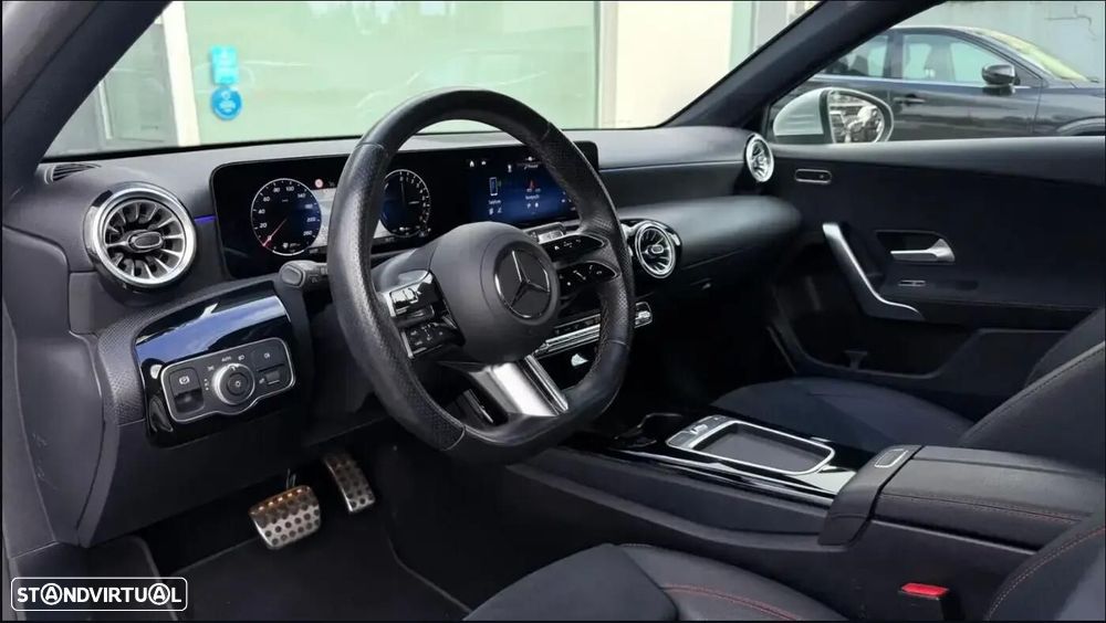 Mercedes-Benz A 250 e AMG Line - 10